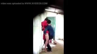 video секс молодой парен трахает стоя девушку скрытая камера sex