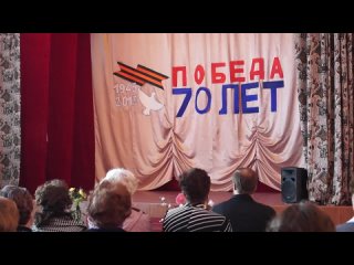video девочки светят трусики под юбкой во время танца sex