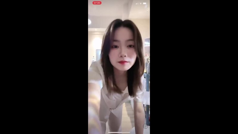 video в комнате в пижаме нечаянно показала грудь 1 размер sex