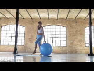video умело совместили фитнес и секс с элементами footjob sex