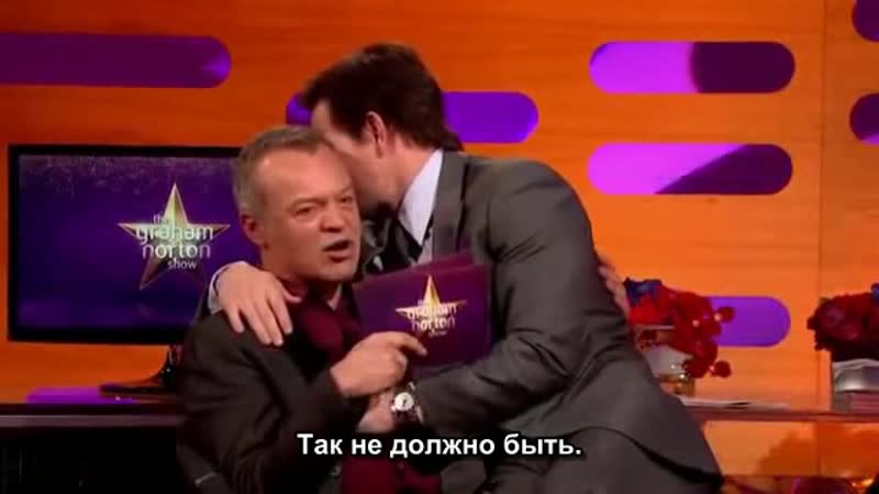 video mark wahlberg sarah silverman on the graham norton show марк уолберг отвлекает сару сильверман 2013 sex