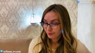 video мокрая киска жопастой русской мамки помогла кончить хитрому сыну sex