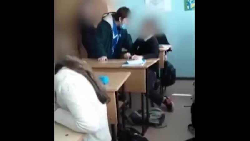 video школьная разборка уборщица против семиклассника хабаровск sex
