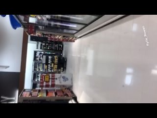 video она показала свои большие сиськи демонстрирует свою грудь порно big boobs dds in the grocery store18 sex