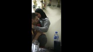 video الفيديو الكامل الفيديو الحصري لسكس ومص الزب لمحجبة مصرية مع رئيس نادي الشيخ زايد الرياضي hd sex