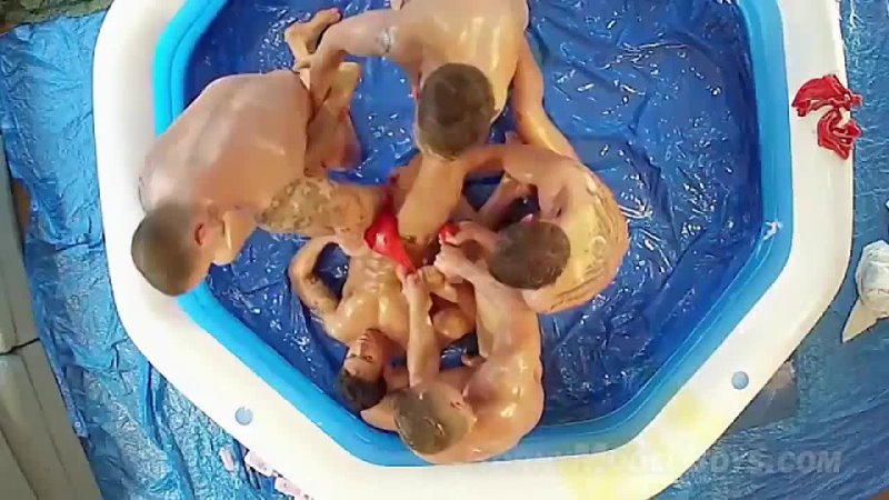 video борцы в бассейне разминали свои кости как пидра венедиктова живые гвозди sex