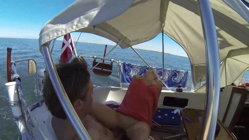 video отдых на яхте раздвинула рогатку незнакомцу слив шкуры порно на отдыхе sex