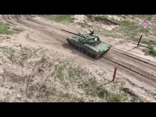 video танкистов центрального военного округа учат уничтожать новейшие боевые машины западного производства sex