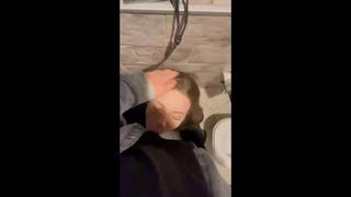 video заставил сосать хуй на камеру на вписке шкура глотает сперму кончил на ебало sex