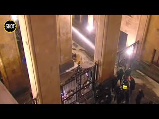 video грузинские майдауны сперли полицейское заграждение sex