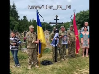 video такая картина сейчас по всей украине на передовую просто как пушечное мясо отправляются очередные эшелоны молодых sex