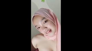 video neng izza jilbab pink pose yoga ngangkang bugil bokepdo neng izza jilbab mp4 sex