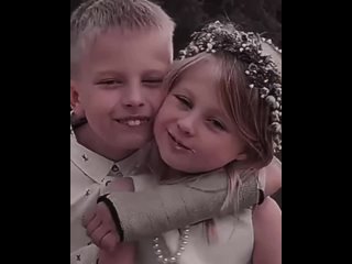video мальчик обнимается с девочкой и много раз целует её в щёку а та не выдержала и поцеловала его в губы sex