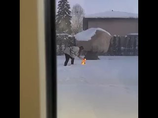 video муж прикалывается над женой sex