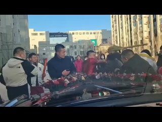 video друзья жениха дают последнее благословение новобрачному в трудном пути к семейной жизни sex