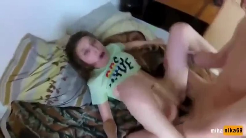 video миниатюрная худая шлюшка захотела жесткого порева с другом своего парня sex
