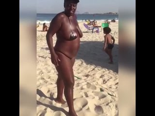 video вообще не стесняется своей красоты sex
