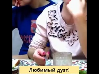 video этот дуэт взорвал интернет очень душевная песня от классных девчонок sex