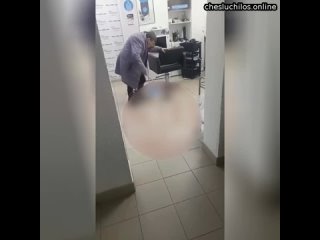 video сотрудница парикмахерской в перми заставила бабушку прибираться и орала на нее матом вот такой па sex