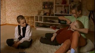 video зрелая женщина соблазняет молодого парня и трахает его sex