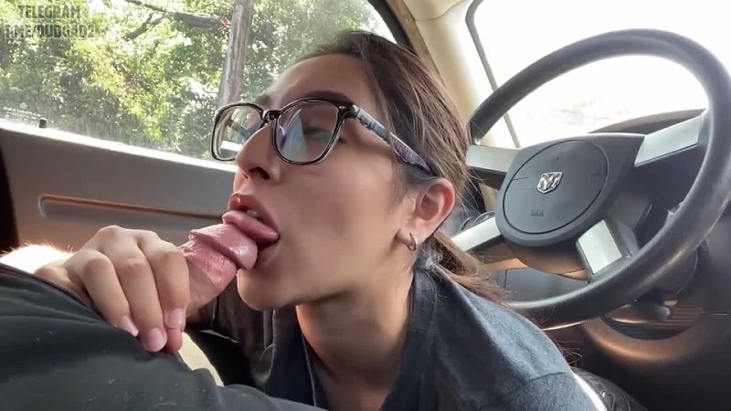 video губастая членососка обожает сосать и глотать белок sex