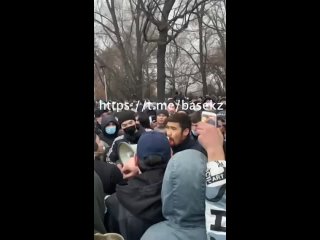 video появилось видео расстрела мирных протестующих казахстанскими силовиками sex