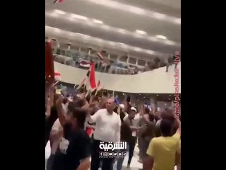 video в ираке протестующие ворвались в здание парламента 2 sex