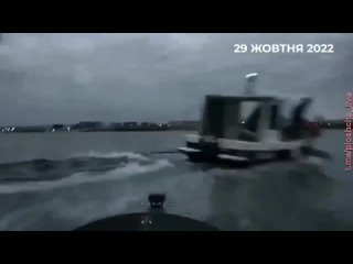 video московитские моряки прыгают за борт в момент атаки дронов на черноморский флот в севастополе sex