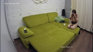 video парень с девушкой пригласили подругу voyeur house sex