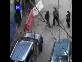 video полицай нокаутировал нарушителя самоизоляции оккупация sex