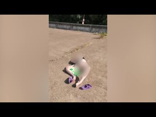 video на московской набережной горожан шокировала голая женщина устроила нудисткий пляж sex