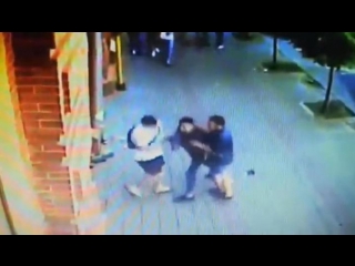 video толпа грабителей до потери сознания избила прохожего в краснодаре sex