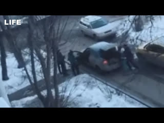 video затолкал пьяную сожительницу в багажник sex