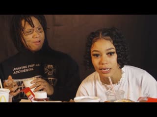 video trippie redd со своей девушкой пробует эксклюзивное меню от mcdonalds переведено сайтом sex