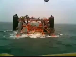 video иранская нефтяная вышка затонула во время устанои в персидско 356 x 480 mp4 sex