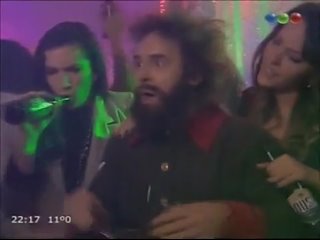 video война соседей тука встречается с лукасом и паломой в клубе отрывок из сериала sex