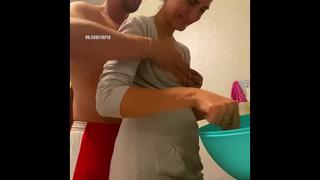 video с разговорами трахнул жену друга пока был в гостях sex