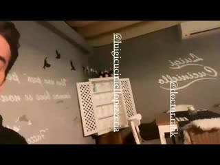 video с другом рафиком в пиццерии sex