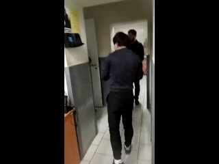 video пятёрочка пиздит школоту солдатским ремнём sex