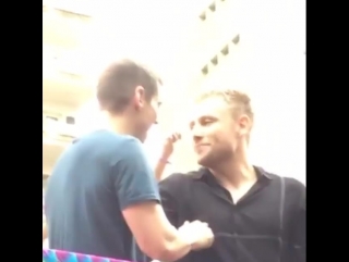 video как совладать с собой когда max riemelt начинает целоваться sex
