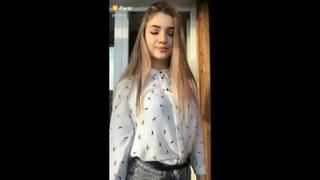 video милые школьницы в обтягивающих лосинах показывают попу крутят попой на камеру в перископ kwai подборка sex