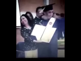 video случайно поцеловал учительницу sex