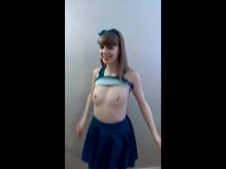 video таинственная девушка показала грудь 18 большие сиськи с маленькими сосками засв sex