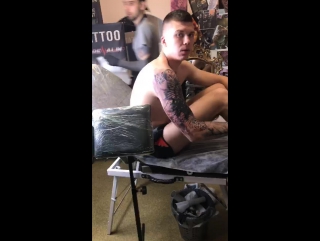 video голый вова делает татуироу в макдональдсе sex