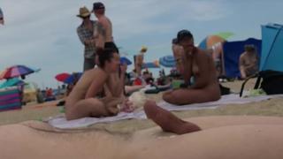 video на пляже кончает при всех девчонки в шоке sex