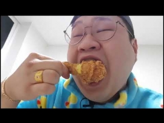 video кореец ест на камеру корейский kfc сэт sex
