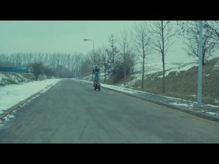 video редкий для жанра беспафосный и оригинальный клип о стант райдинге на мотоциклах это даже не клип а целая love sex