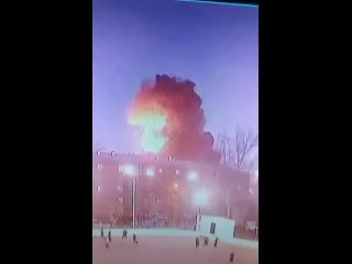 video появилось еще одно видео момента падения истребителя су 30см на кадрах видно что самолёт рухнул в штопоре также sex