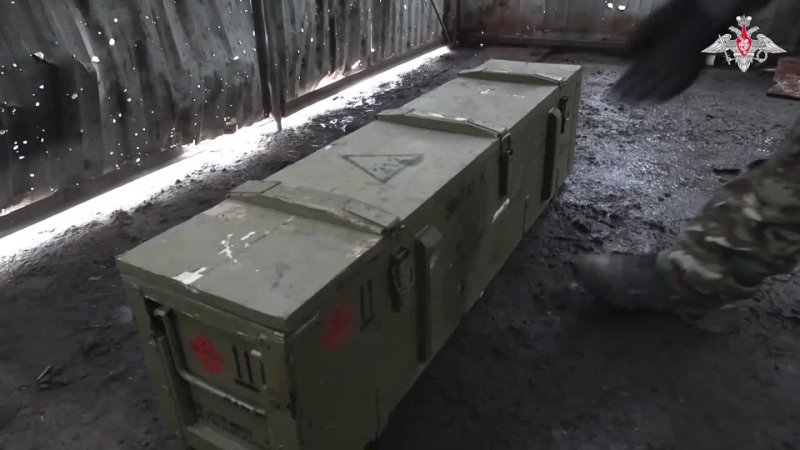 video украинская бмп взлетела на воздух после попадания управляемой ракеты артемовское направление обнаруженная sex