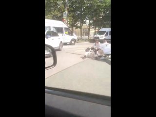 video на улице демонстрации мотоциклист врезался в легковушку sex